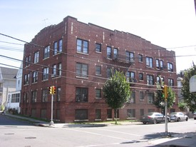 934 Hunterdon St Apartments