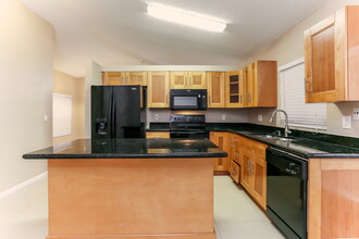 18921 NW 22nd St in Pembroke Pines, FL - Building Photo - Building Photo