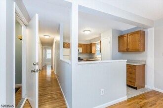 222 Ashland Ave, Unit 1 in Bloomfield, NJ - Building Photo - Building Photo