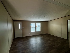 1106 Mesquite St in Alvin, TX - Building Photo - Building Photo