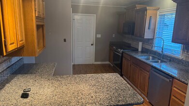 6001 Tabiatha Ln in Lanexa, VA - Building Photo - Building Photo