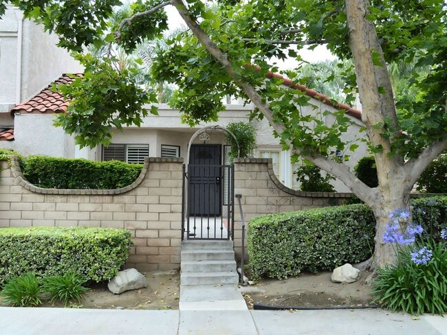 property at 6936 Laguna Pl
