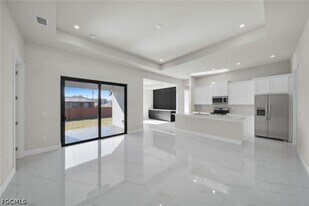 2913 14th St W in Lehigh Acres, FL - Building Photo