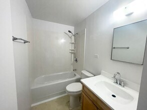 5122 Likini St in Honolulu, HI - Building Photo - Building Photo