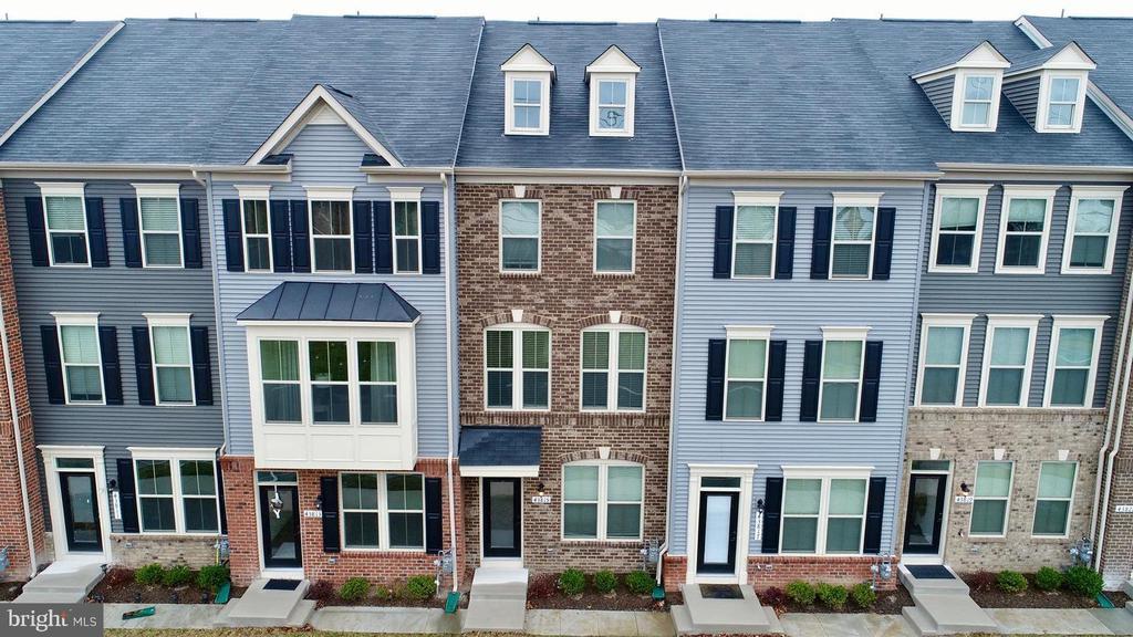 43815 Stubble Cor Sq in Ashburn, VA - Building Photo