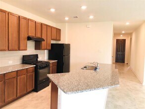 28319 Aperture Ct in Katy, TX - Building Photo - Building Photo