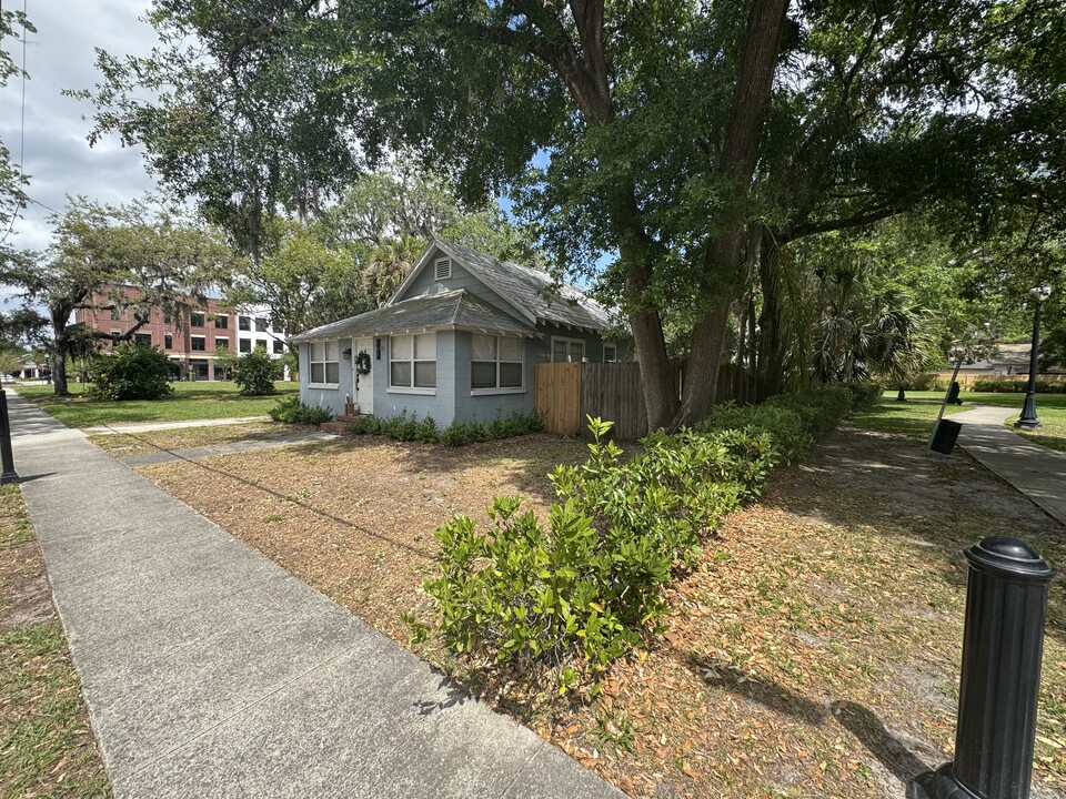 147 S Highland Ave in Winter Garden, FL - Foto de edificio