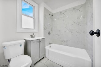 1451 Franklin St in Hillside, NJ - Foto de edificio - Building Photo