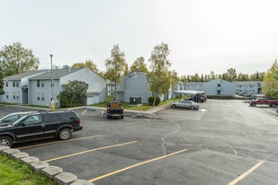Chester Creek Estates in Anchorage, AK - Building Photo