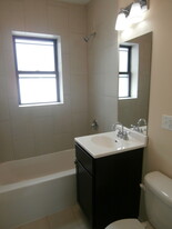 4748 N Sacramento Ave, Unit 2S in Chicago, IL - Building Photo - Building Photo