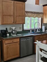 32 S Main St, Unit Carriage House 2nd Floor in Belchertown, MA - Building Photo - Building Photo
