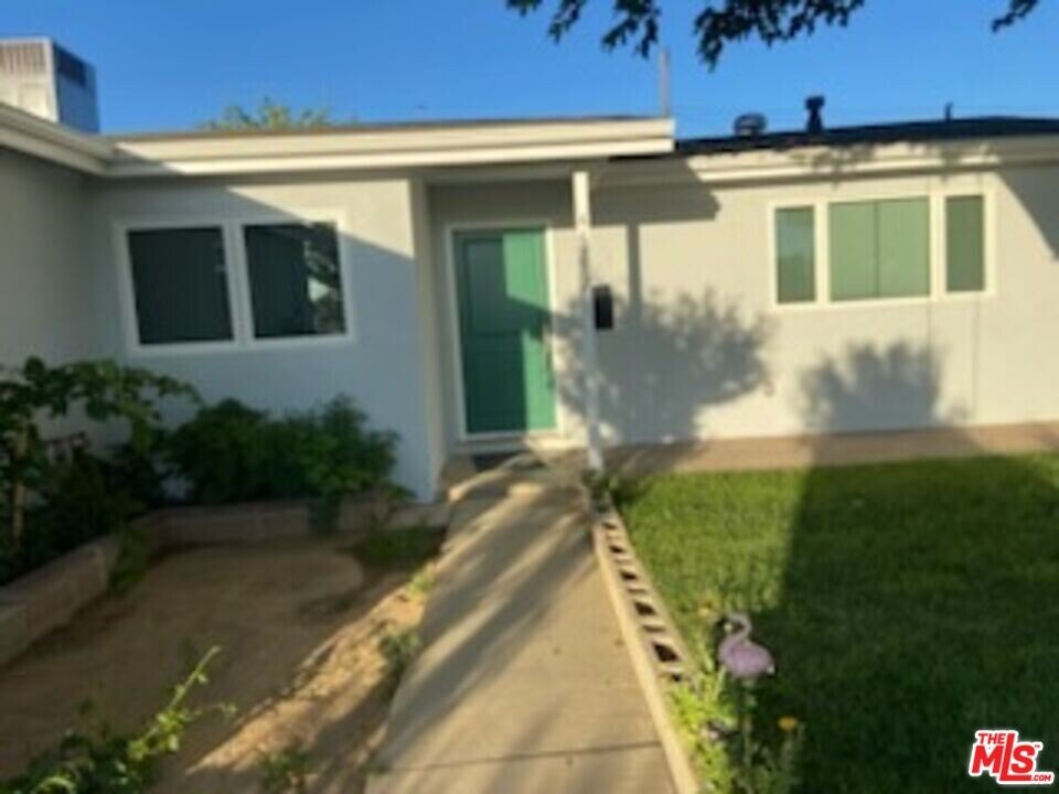 44842 Rodin Ave in Lancaster, CA - Building Photo