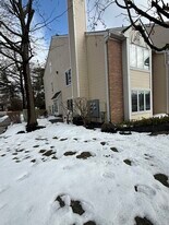 1 Michele Ct in Levittown, PA - Building Photo