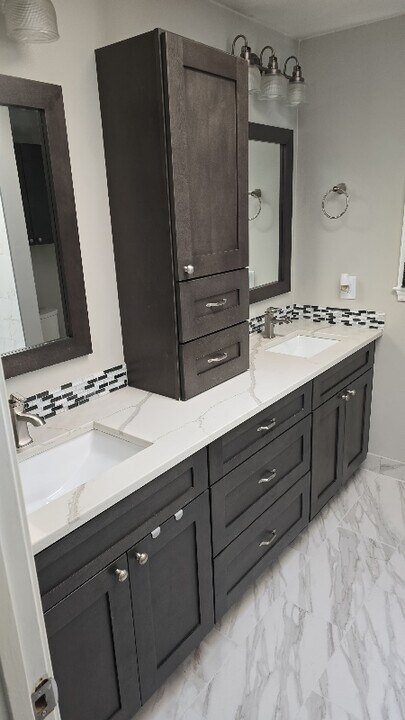 5719 Rocky Run Dr in Centreville, VA - Building Photo