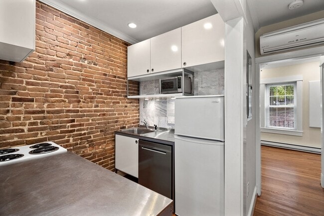property at 6 N Hudson St
