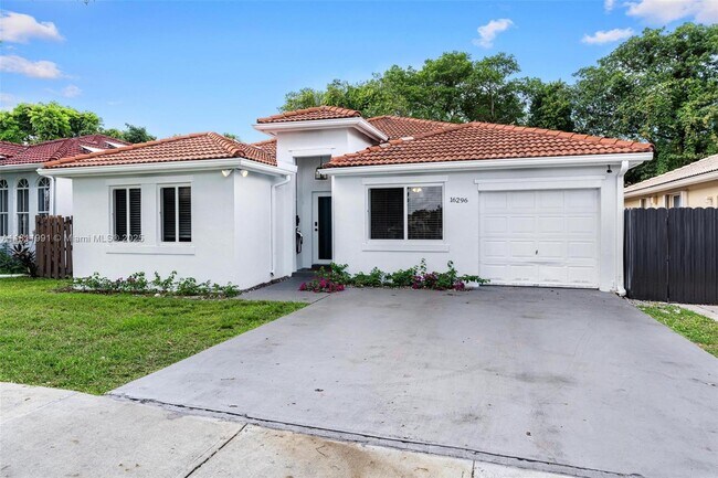 16296 SW 83rd Ln in Miami, FL - Building Photo - Building Photo