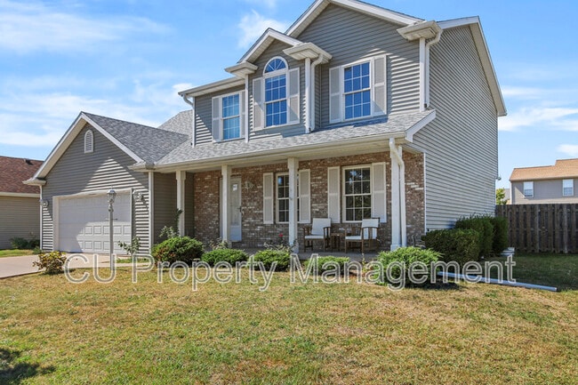 819 Bluegrass Ln in Champaign, IL - Building Photo - Building Photo