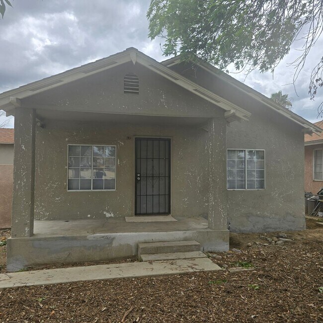 property at 1611 Lincoln St