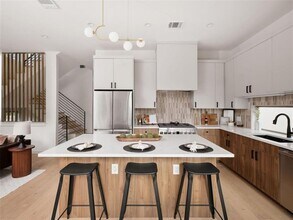 3208 Govalle Ave in Austin, TX - Building Photo - Building Photo