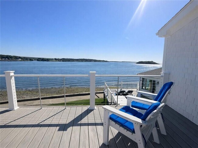 193 Seaconnet Blvd in Portsmouth, RI - Foto de edificio - Building Photo