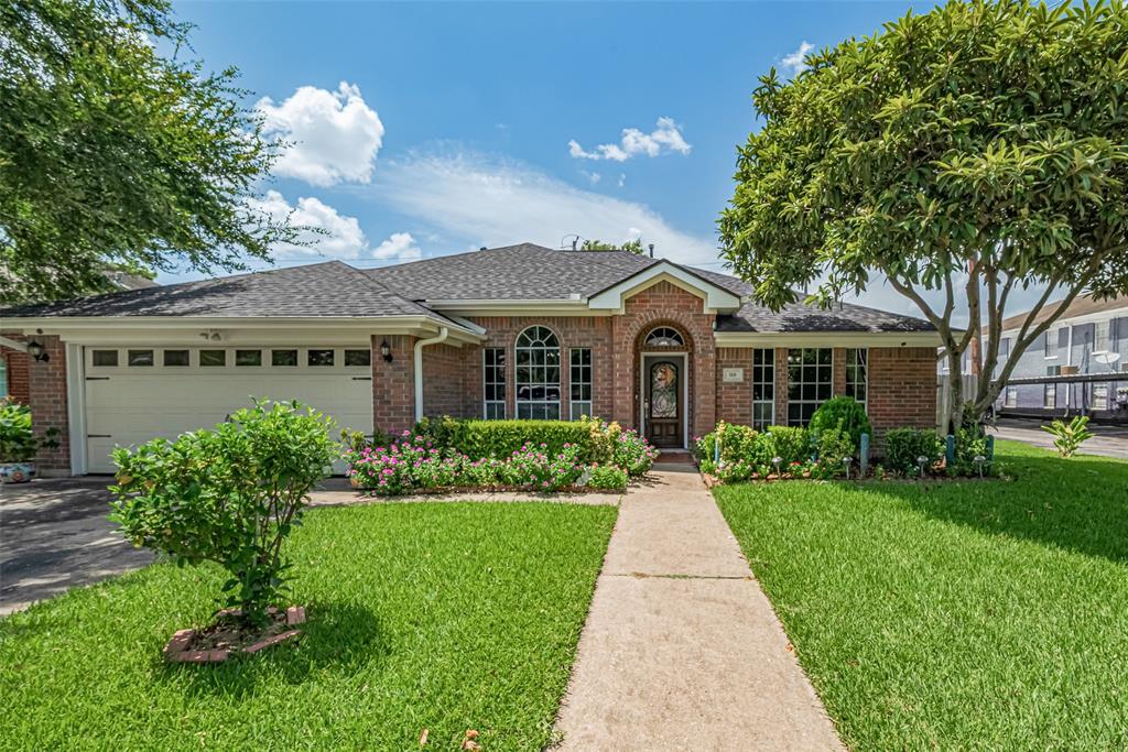 318 Cole St in Webster, TX - Building Photo