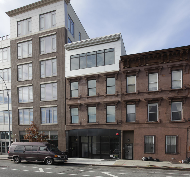 1122 Bedford Ave in Brooklyn, NY - Building Photo