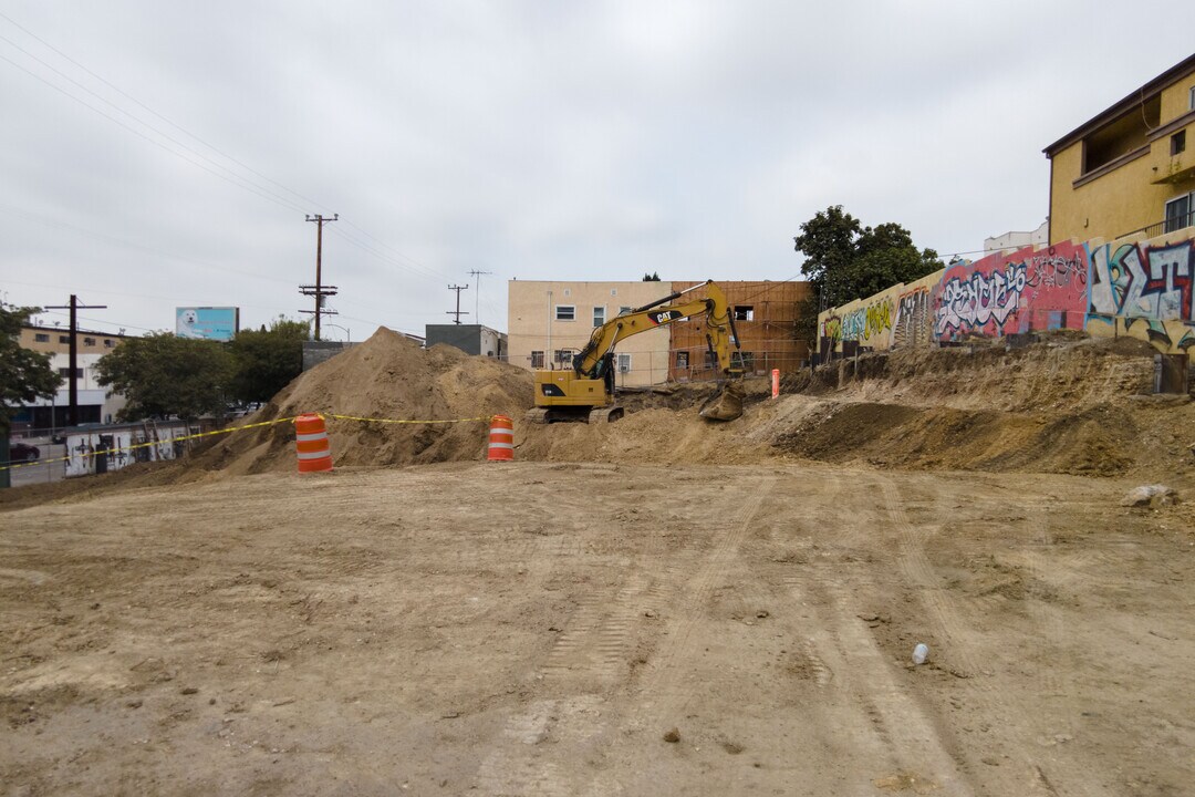 700 Virgil & Melrose in Los Angeles, CA - Building Photo