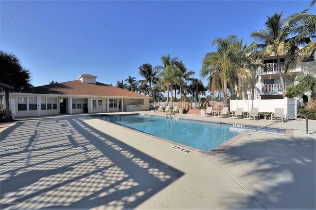 1801 Island Club Dr, Unit 75 in Indialantic, FL - Building Photo - Building Photo