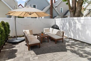 26 Dana St, Unit 1 in Somerville, MA - Building Photo