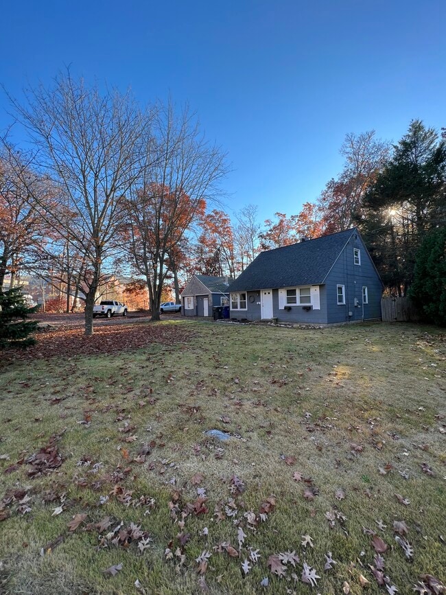 75 Ridgewood Rd in Willimantic, CT - Building Photo - Building Photo