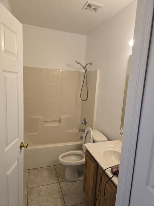 731 Toulon Dr in Kissimmee, FL - Building Photo
