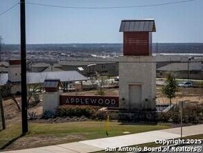 6424 Embankment Rd in San Antonio, TX - Building Photo - Building Photo