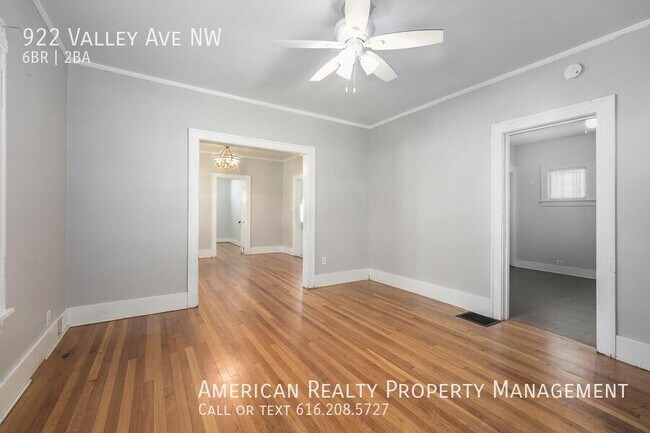 922 Valley Ave NW in Grand Rapids, MI - Building Photo - Building Photo