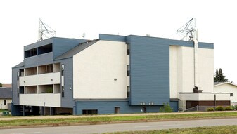 3007 35 St NW in Edmonton, AB - Building Photo
