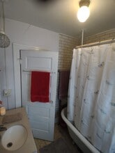 2025 W 4th St, Unit 2027B in Duluth, MN - Foto de edificio - Building Photo