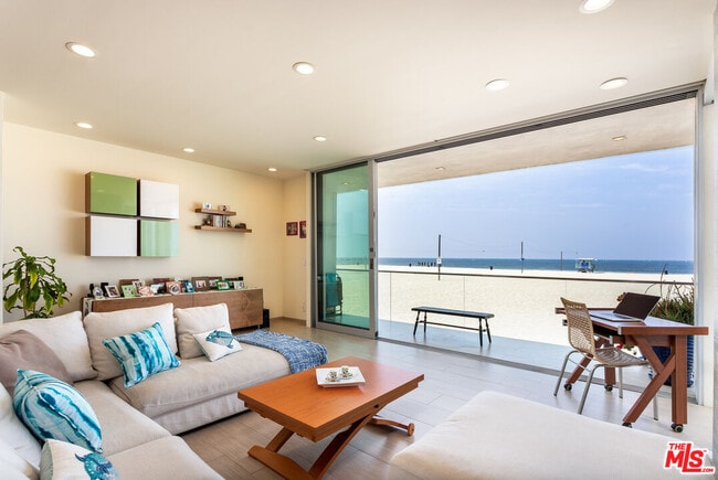 property at 1 Driftwood St