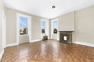 704 Decatur St in Brooklyn, NY - Building Photo - Interior Photo