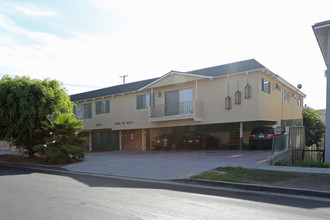 Casa De Rita Apartments in Los Angeles, CA - Building Photo - Building Photo