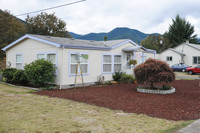 Hillcrest Mobile Home Park in Oakridge, OR - Building Photo - Building Photo