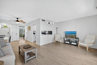 330 Tudor Dr in Cape Coral, FL - Building Photo - Building Photo