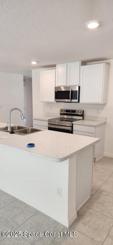 1568 Holcomb St in Palm Bay, FL - Foto de edificio - Building Photo