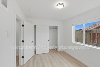 812 S 19th St in Philomath, OR - Building Photo - Building Photo