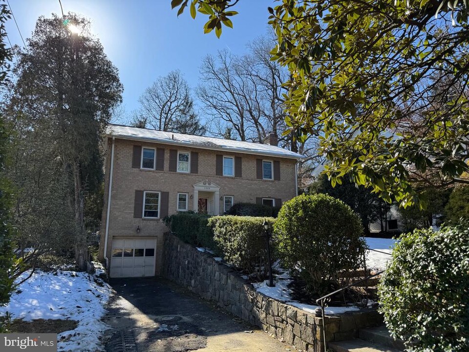 5908 Walhonding Rd in Bethesda, MD - Building Photo