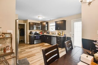 815 Kamaflux Way in Clarksville, TN - Building Photo - Building Photo