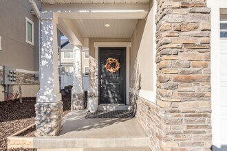 4864 W Pillar Dr in Riverton, UT - Building Photo - Building Photo