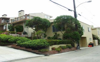 220 6th St in Hermosa Beach, CA - Building Photo