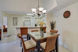 1190 Wildwood Lakes Blvd in Naples, FL - Building Photo - Building Photo