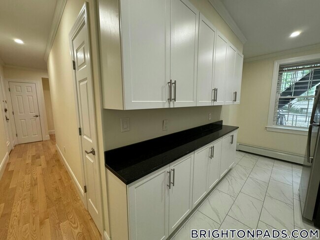 100 Kilsyth Rd in Boston, MA - Foto de edificio - Building Photo