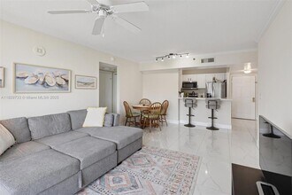 2665 SW 37th Ave, Unit 612 in Miami, FL - Building Photo - Building Photo