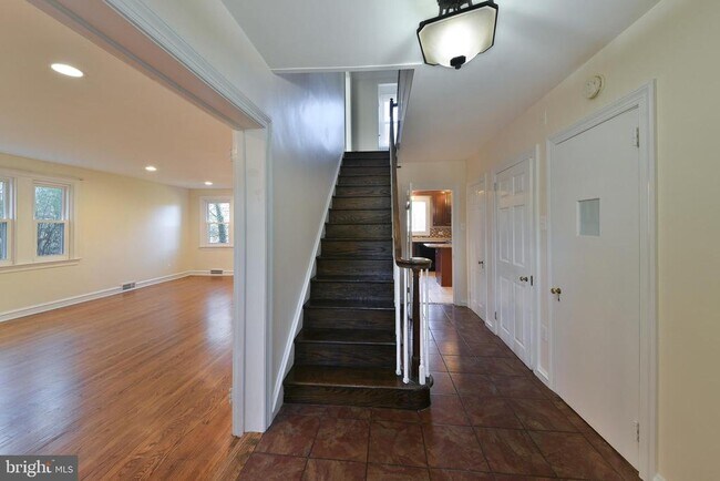 8106 Cadwalader Ave in Elkins Park, PA - Building Photo - Building Photo